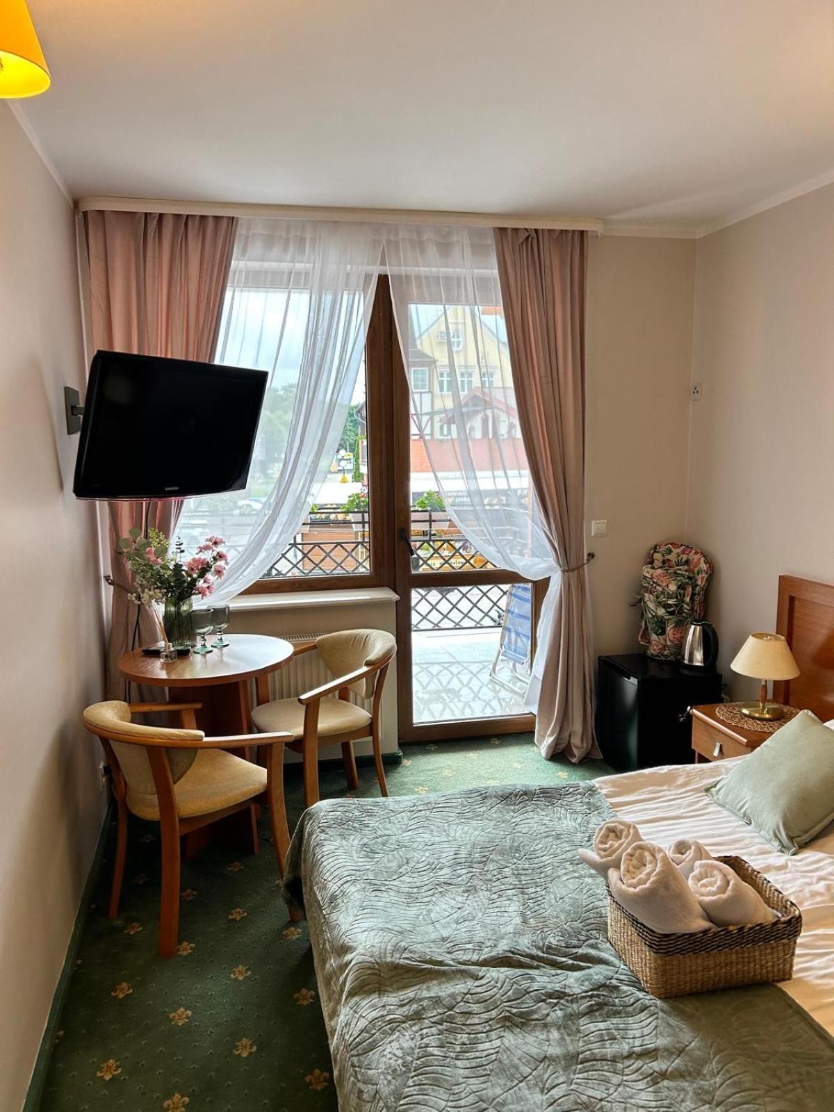 Apartamenty I Pokoje Chaton Mielno Mielno  Exteriér fotografie